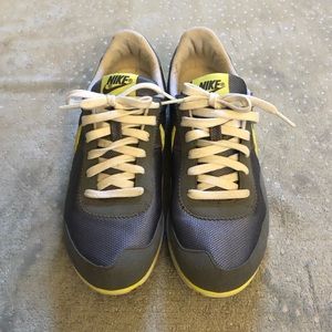 Women’s Nike Skeakers size 10.5